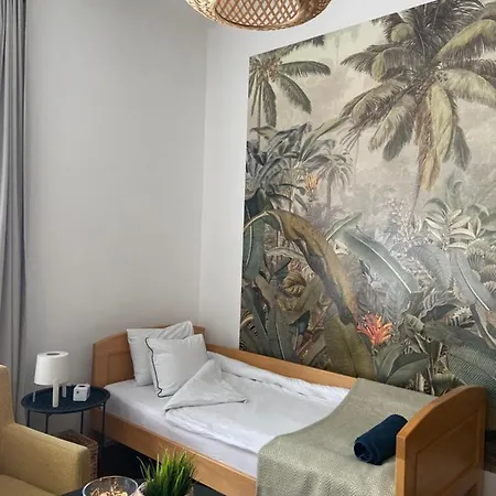 Flora Apartment *