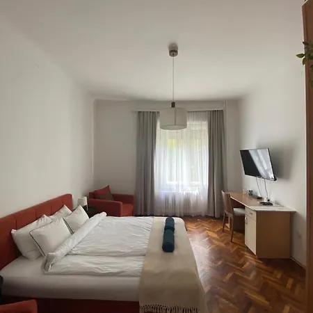 Flora Apartment